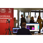 Naukowcy i aparatura z Politechniki Gdańskiej pomogą w walce z koronawirusem. Specjalne stanowisko w UCK