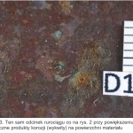 Rys. 3. Ten sam odcinek rurociągu co na rys. 2 przy powiększeniu 20×. Widoczne produkty korozji (wykwity) na powierzchni materiału